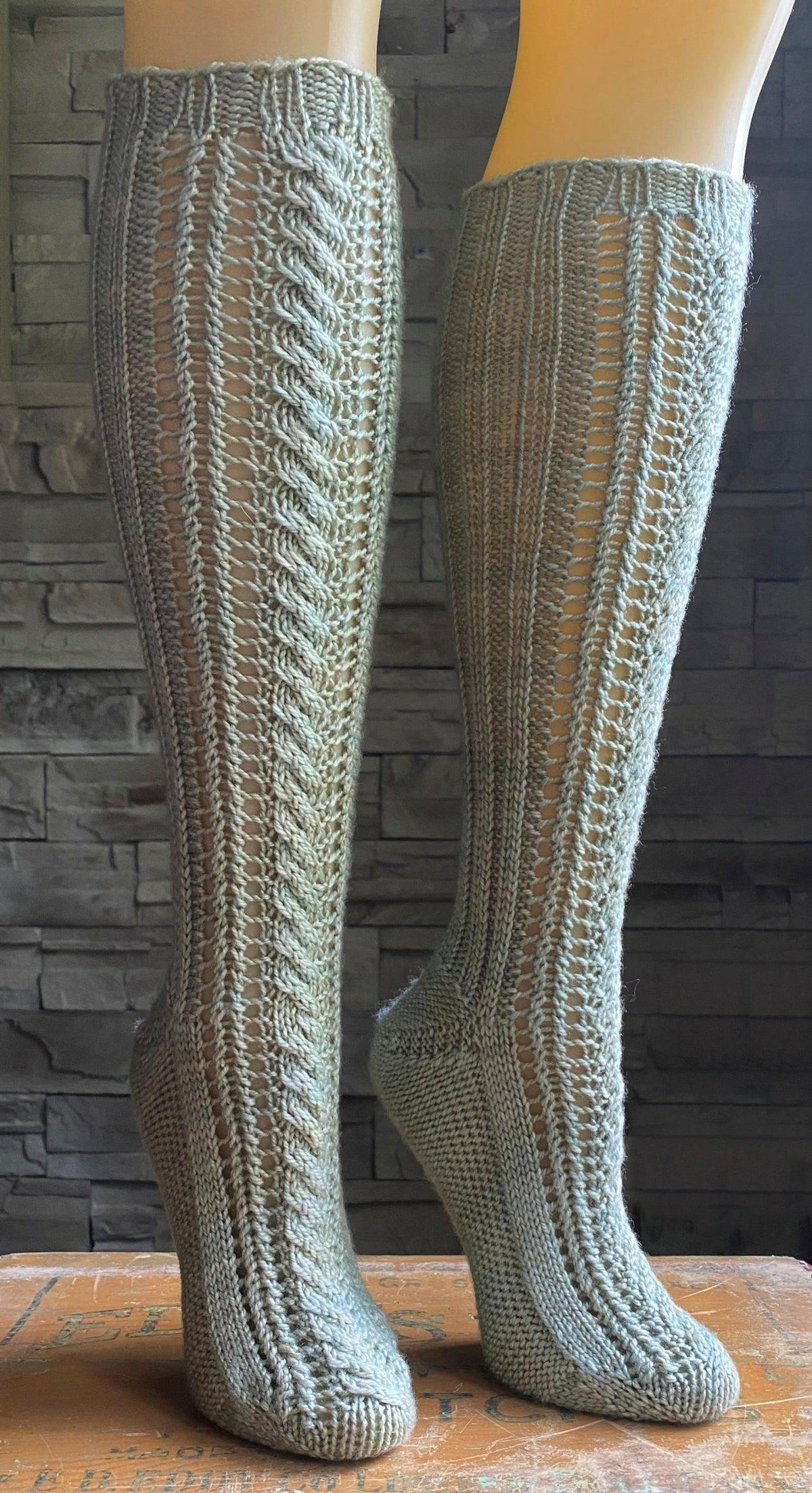 Silken Lounge Socks Pattern - Biscotte Yarns