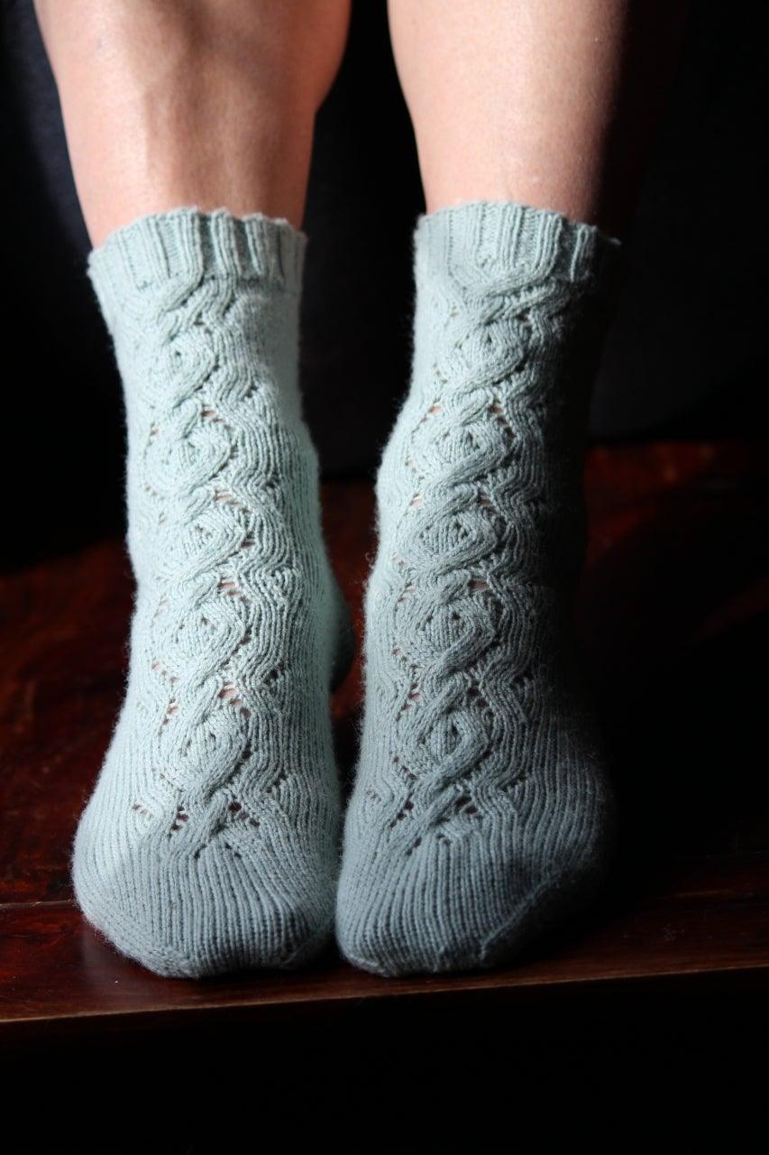 Love Knot Sock | Free Sock Pattern - Biscotte Yarns