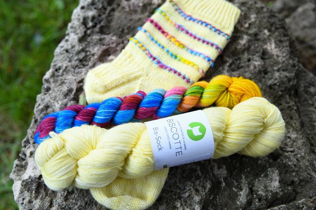 Mini Bobble Sock | Free sock pattern - Biscotte Yarns