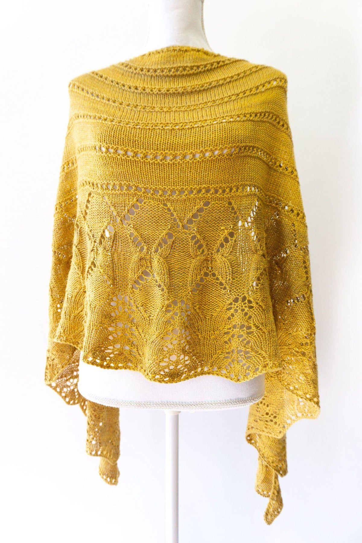 Summer Butterflies Shawl Knitting Pattern - Biscotte Yarns