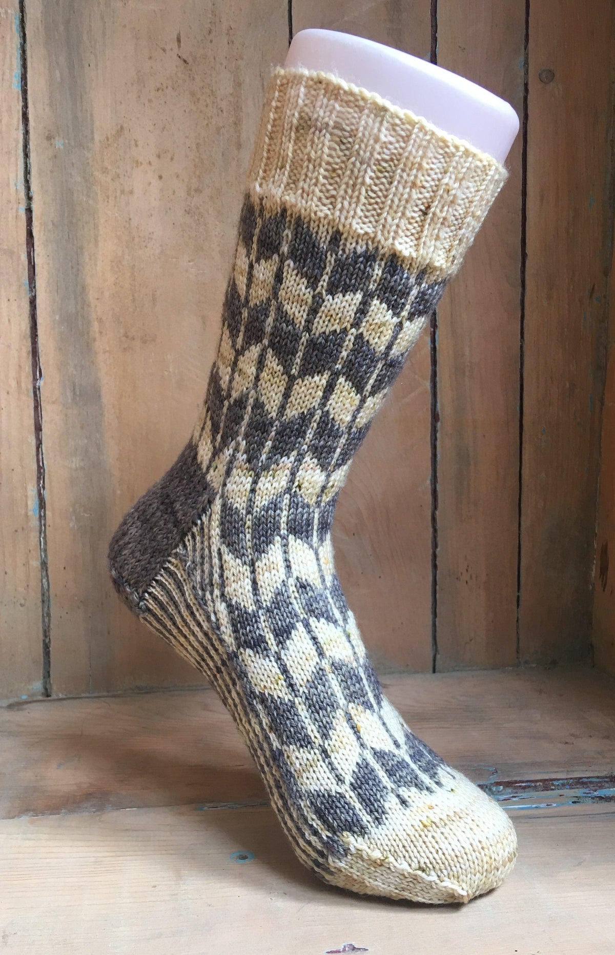 Prelude | Knitting Sock Pattern - Biscotte Yarns