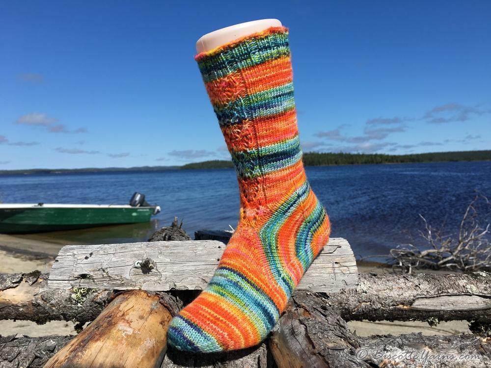 Socks by the Heel FREE socks pattern - Biscotte Yarns