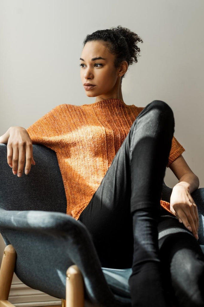 Vertiligne | Pullover short sleeves - Free knitting pattern - Biscotte Yarns