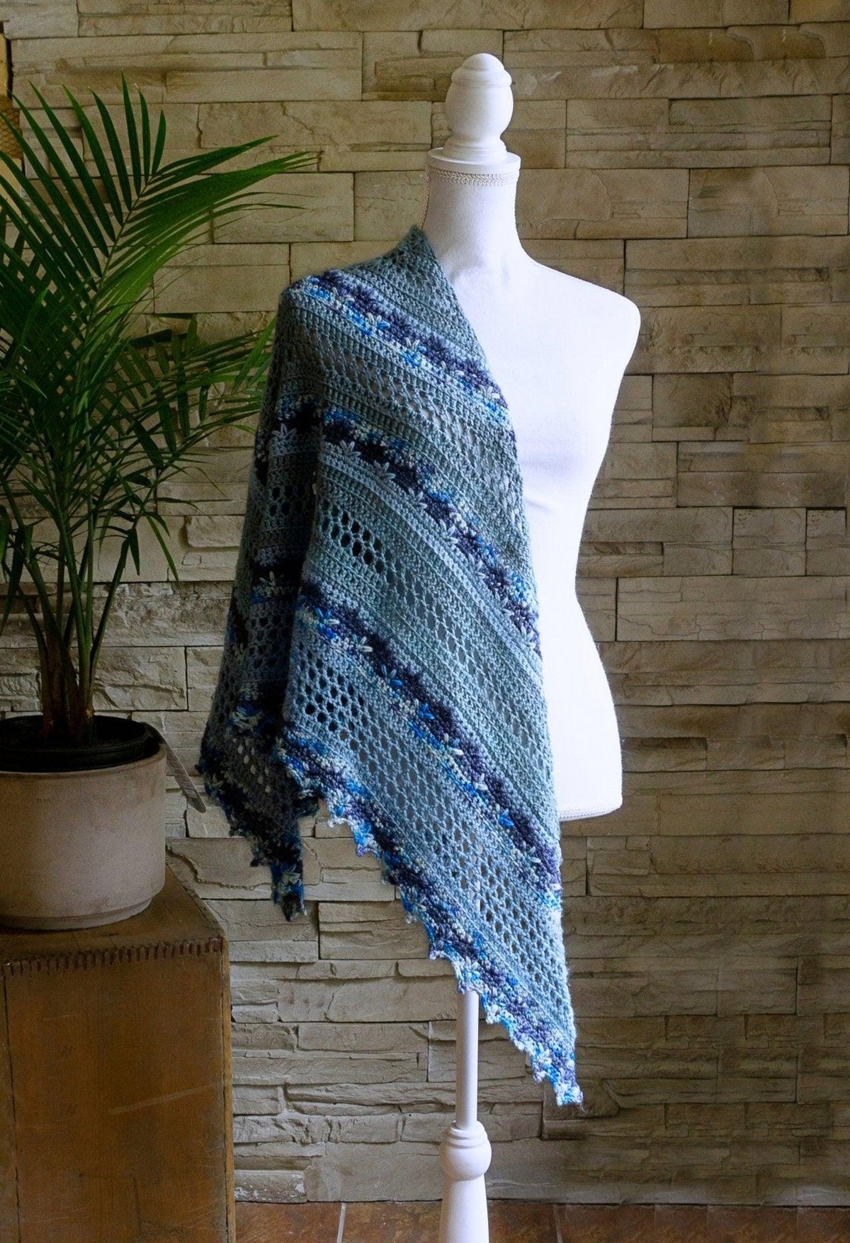 Forest Choir ♥ Crochet Shawl Pattern - Biscotte Yarns