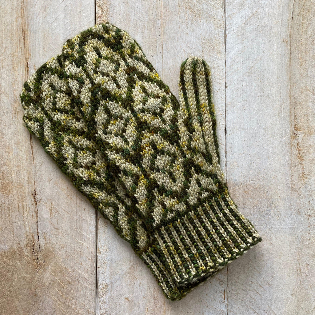 LANCELOT | Free Mitten Pattern In Stranded Colorwork – Biscotte Yarns