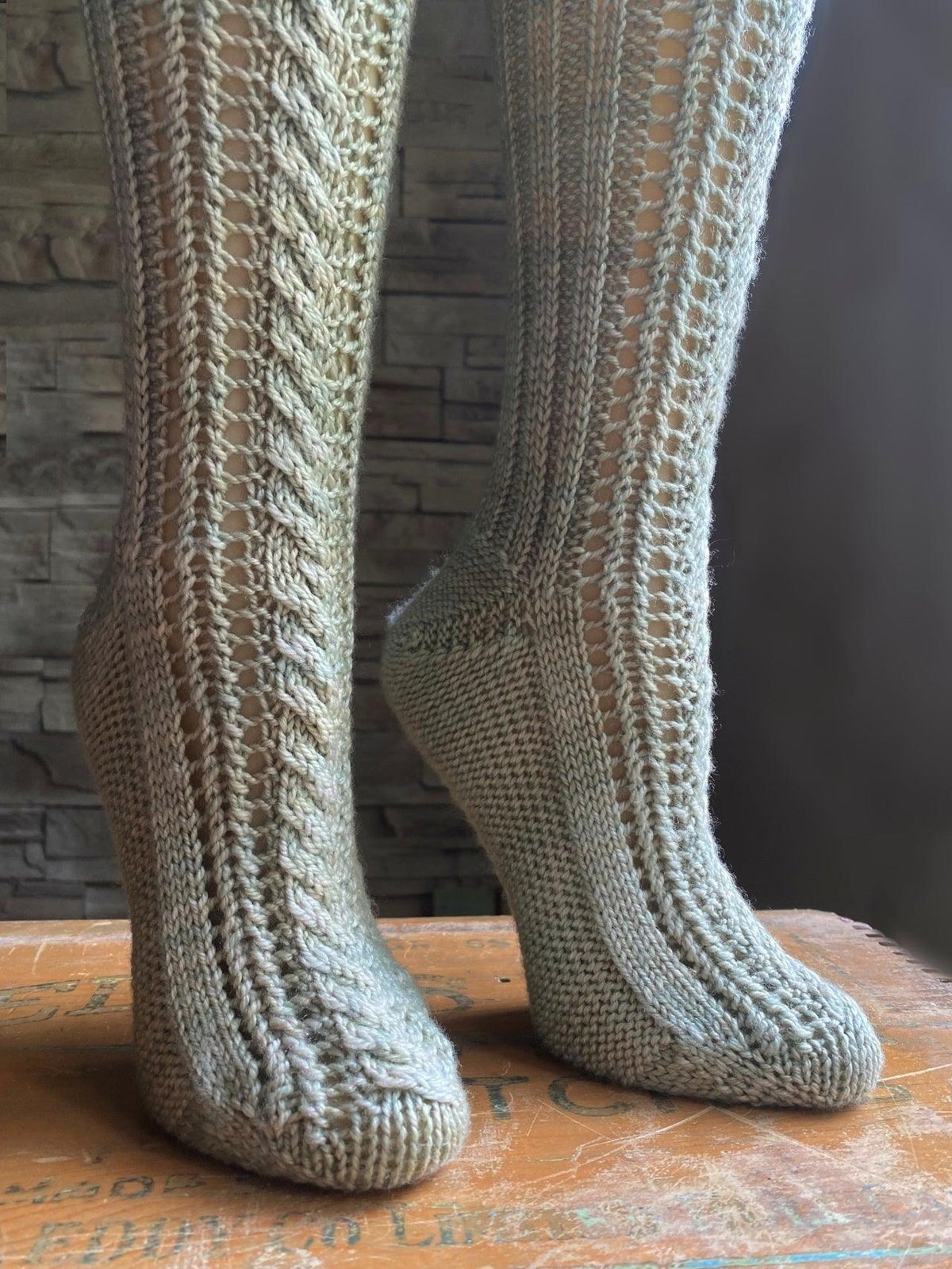 Silken Lounge Socks Pattern - Biscotte Yarns