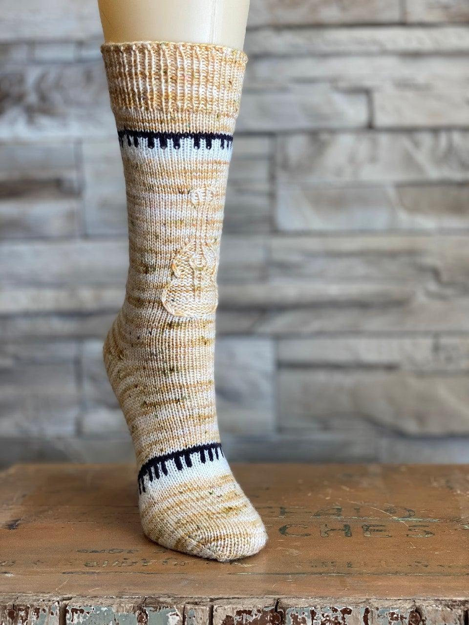 Étude 🎹🎻 | Sock pattern - Biscotte Yarns