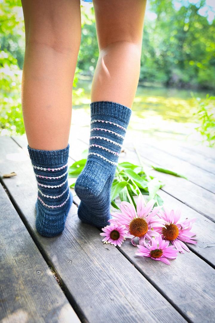 Mini Bobble Sock | Free sock pattern - Biscotte Yarns