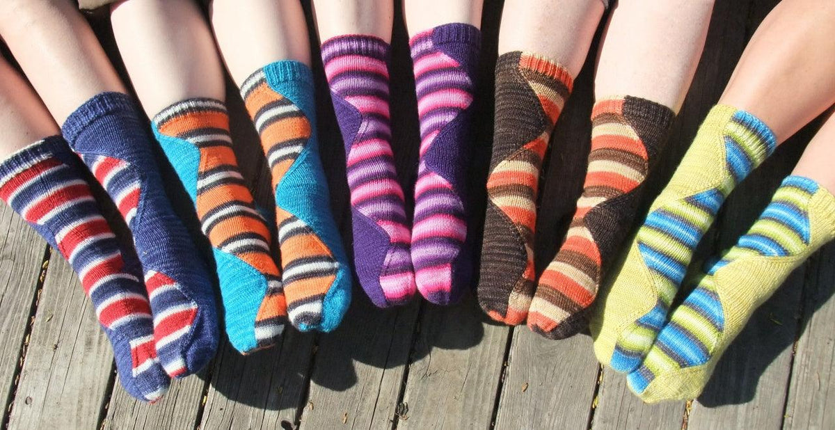 Stitch Surfer Socks FREE PATTERN - Re-edited version - Biscotte Yarns