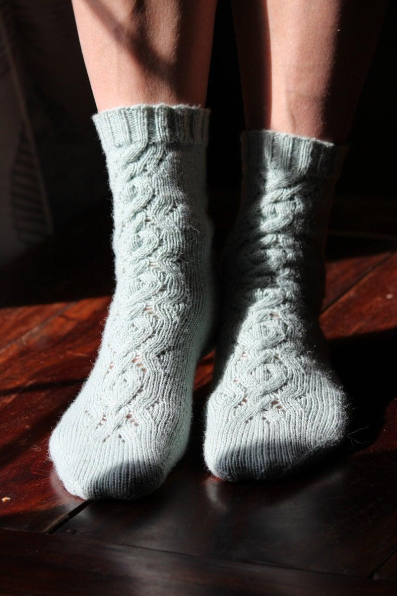 Love Knot Sock | Free Sock Pattern - Biscotte Yarns