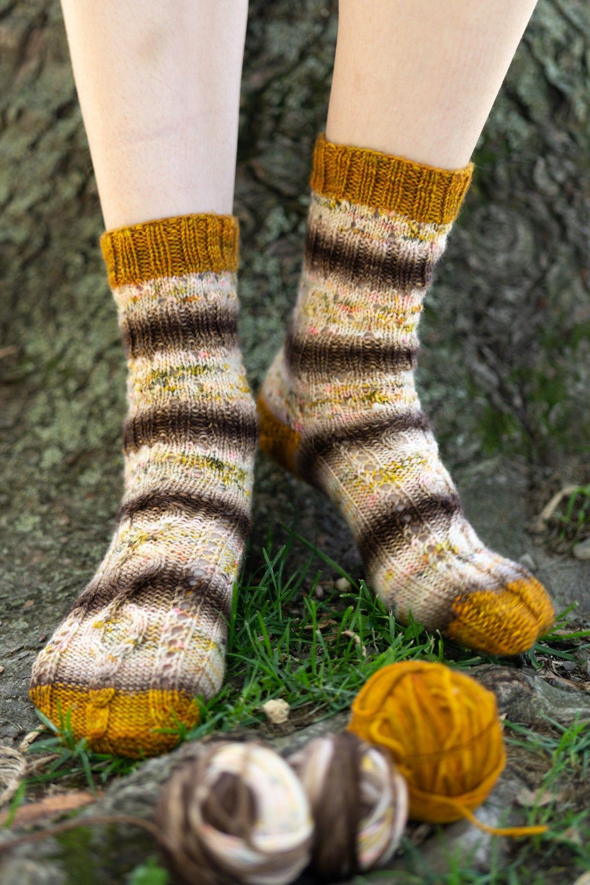 Tree Hollow | Socks Pattern - Biscotte Yarns