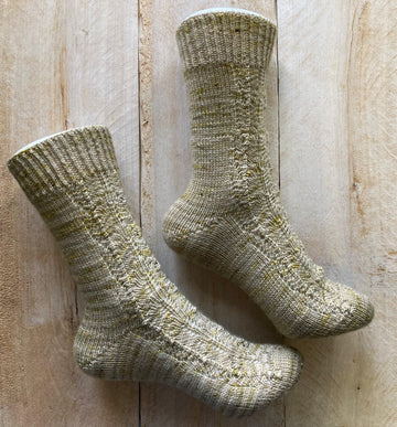 WALRUS KISSES Socks ♥ Knitting Pattern - Biscotte Yarns