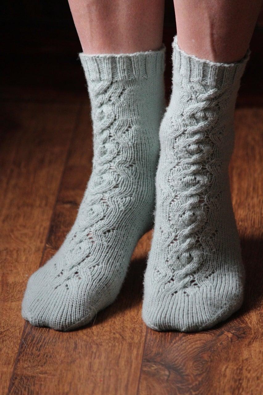 Love Knot Sock | Free Sock Pattern - Biscotte Yarns