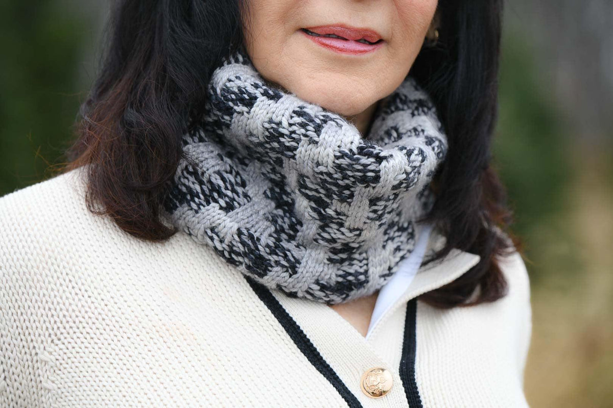 Marlisle Cowl Pattern - Biscotte Yarns