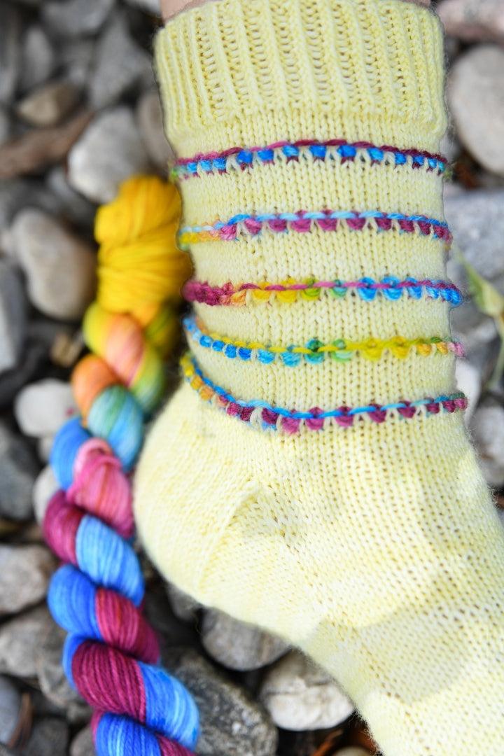 Mini Bobble Sock | Free sock pattern - Biscotte Yarns