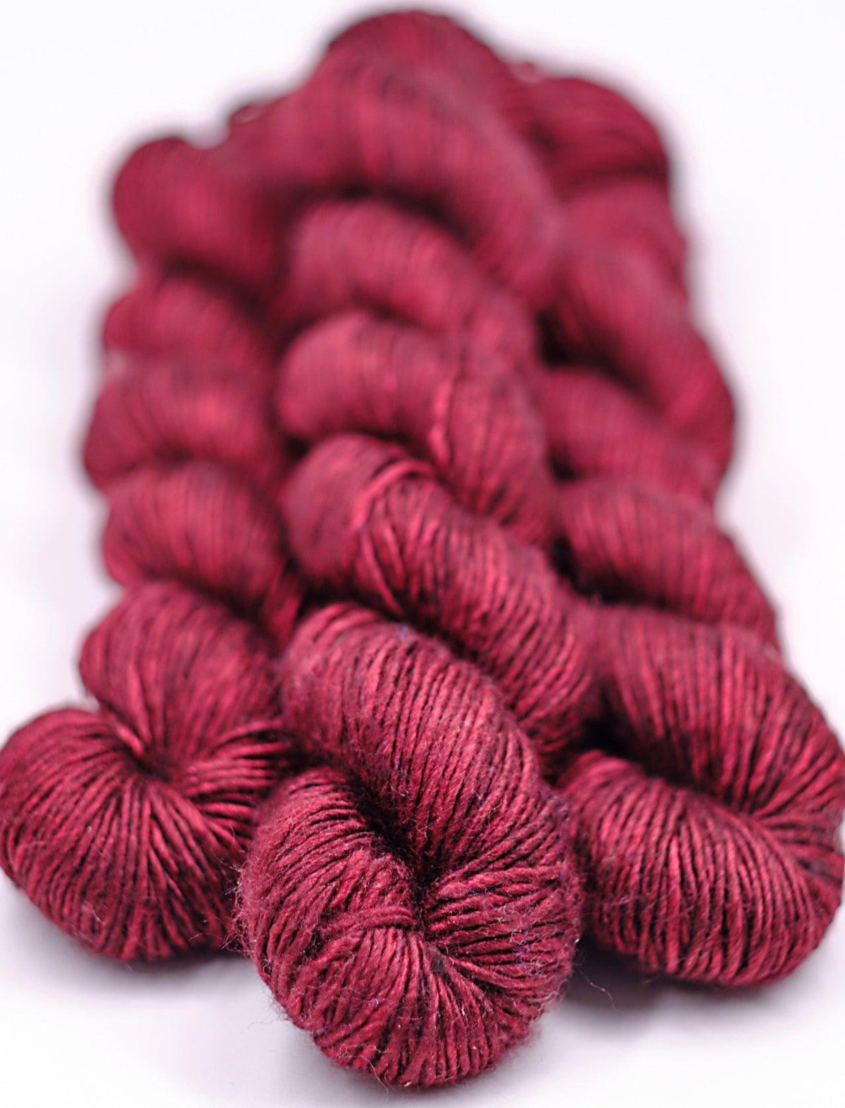 Merino & silk hand-dyed yarn ALBUS ACAJOU