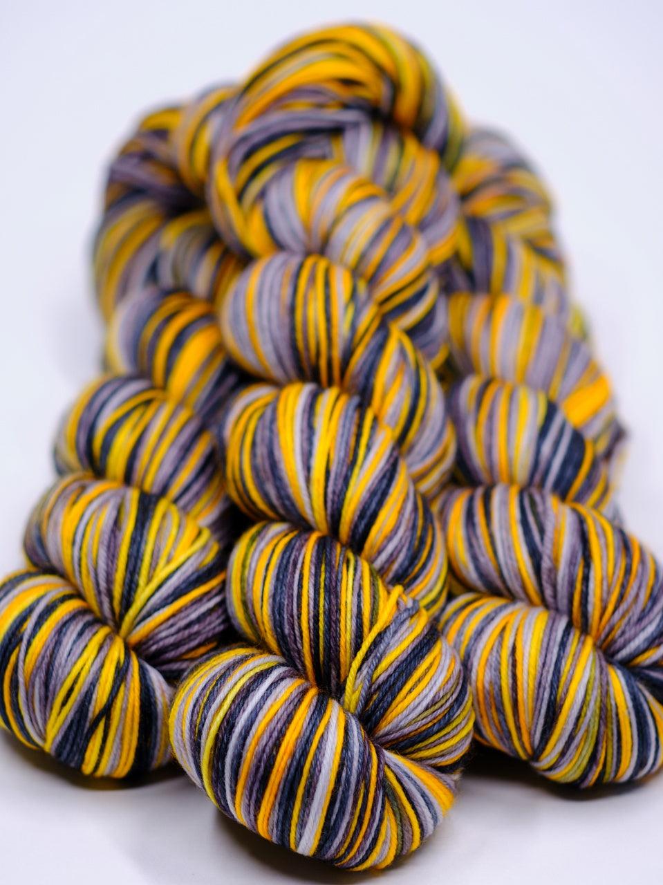 BIS-SOCK SORCERER'S UNIFORM - Biscotte Yarns