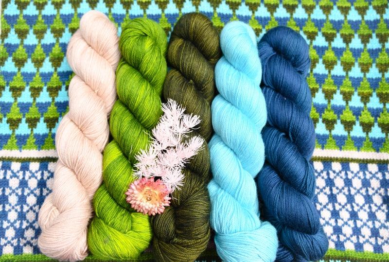 Cynthia - Vest with colorwork knitting pattern – Biscotte Yarns