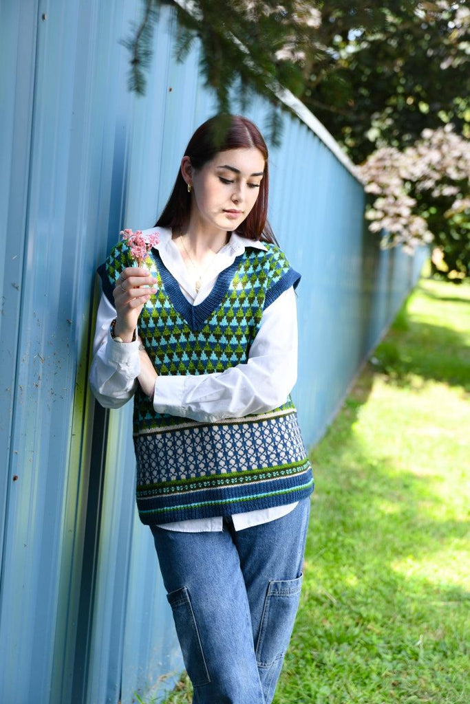 Cynthia - Vest with colorwork knitting pattern - Biscotte Yarns