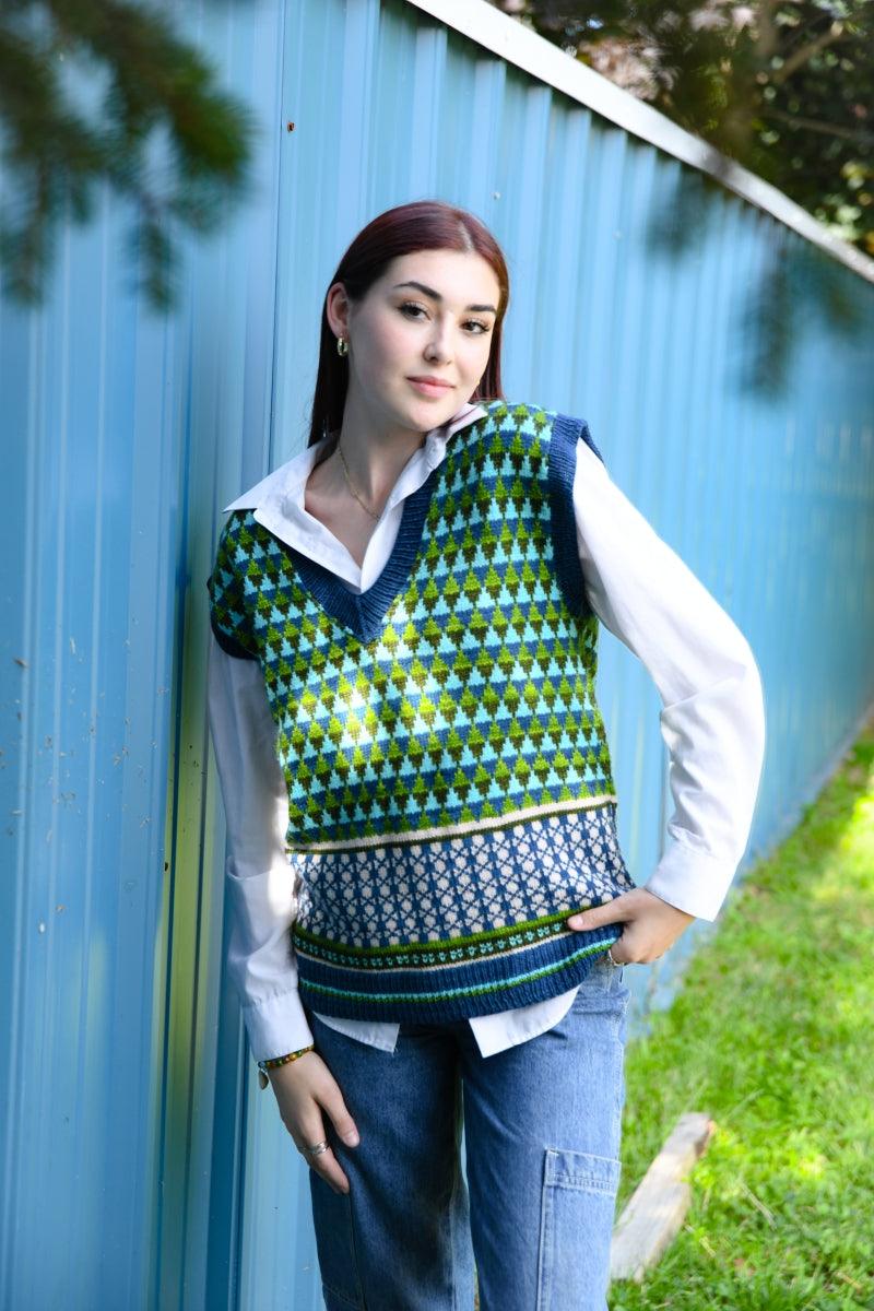 Cynthia - Vest with colorwork knitting pattern - Biscotte Yarns