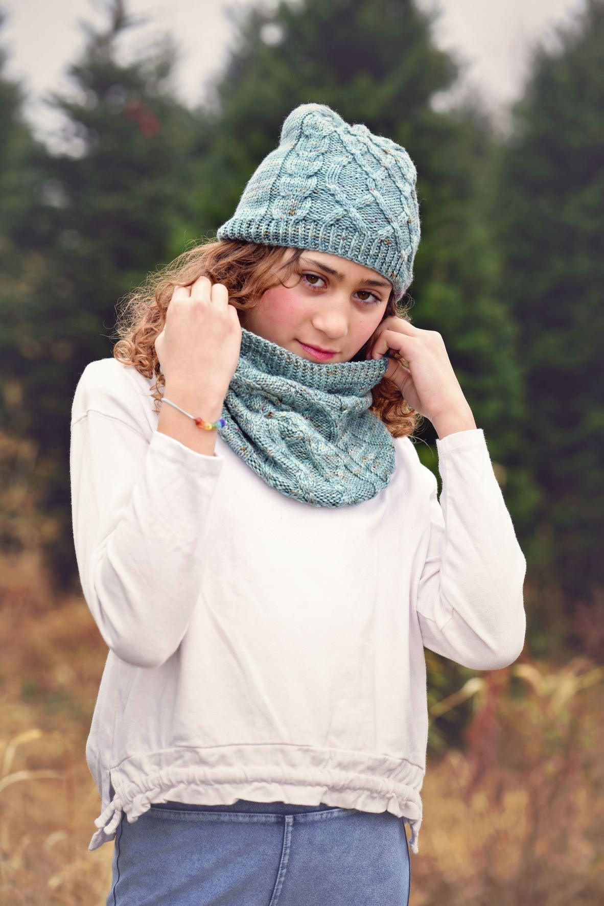 "Skadi" Matching Hat & Cowl | Knitting Patterns - Biscotte Yarns