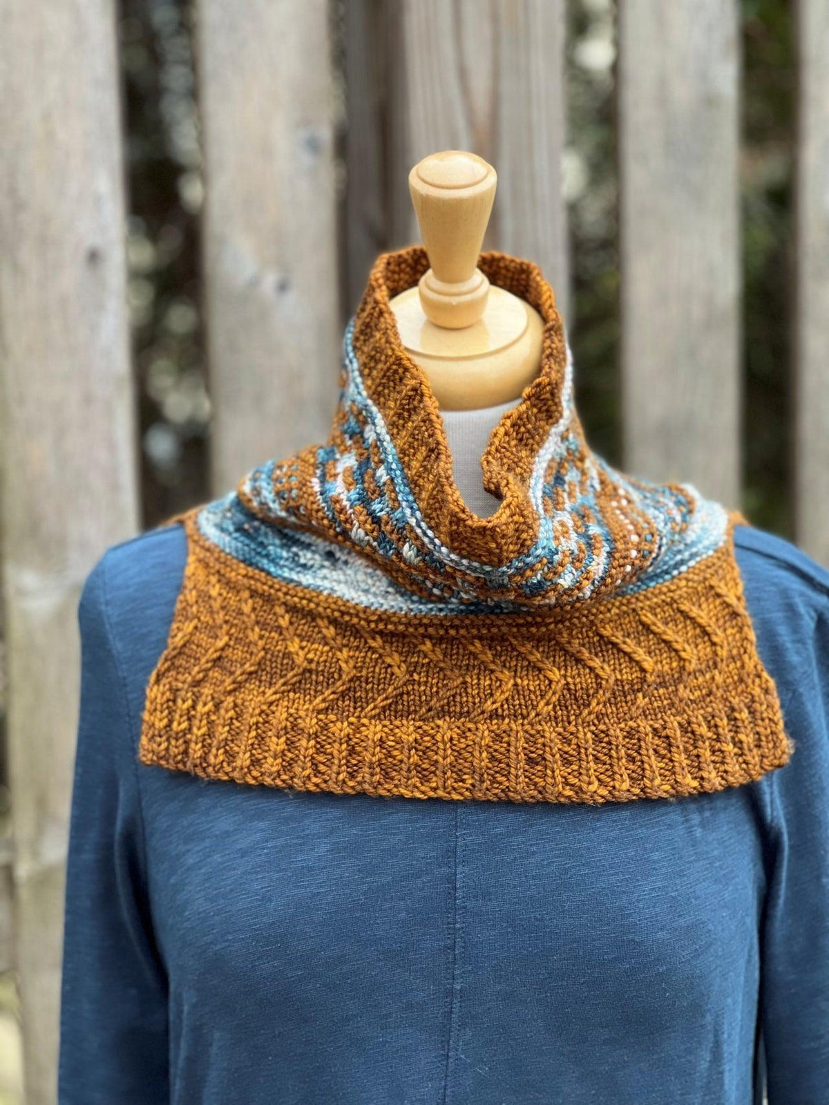 Cowl knitting kit : Wintry Woods