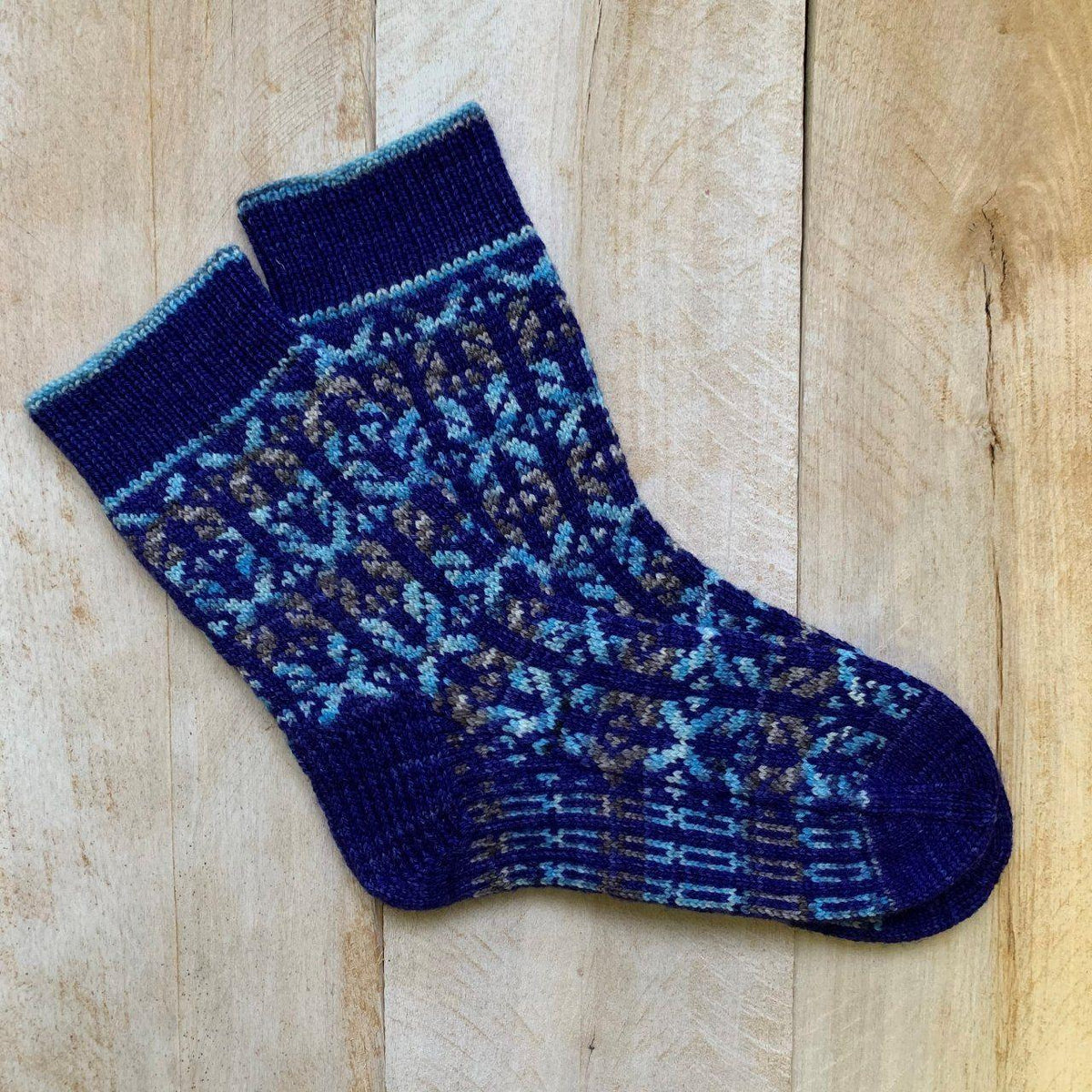 XO Socks | Knitting Pattern - Biscotte Yarns