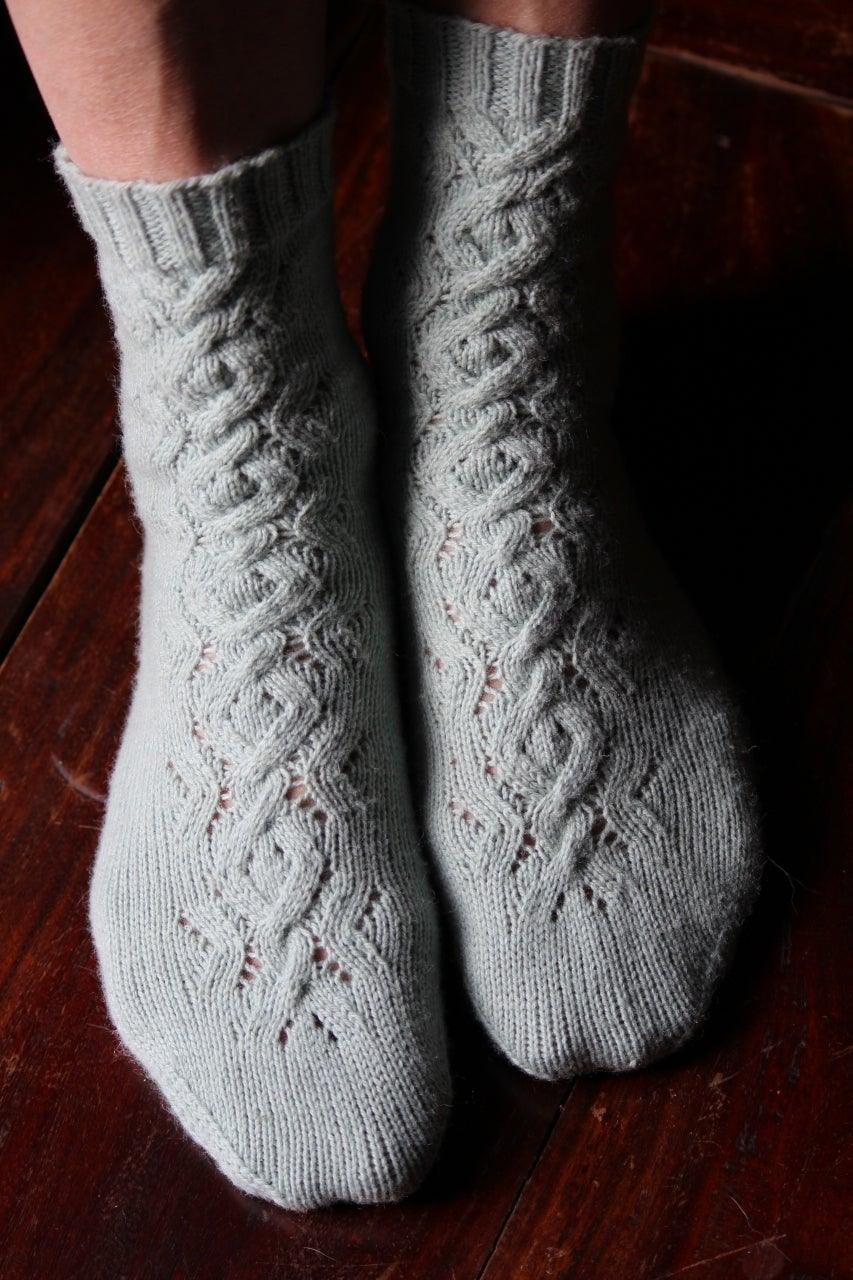 Love Knot Sock | Free Sock Pattern - Biscotte Yarns