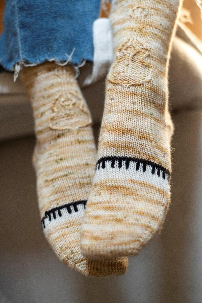 Étude 🎹🎻 | Sock pattern - Biscotte Yarns