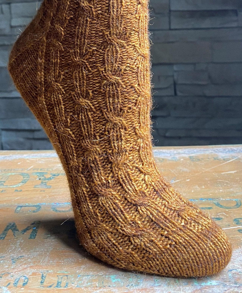 Chem-Chemney | Socks Pattern - Biscotte Yarns