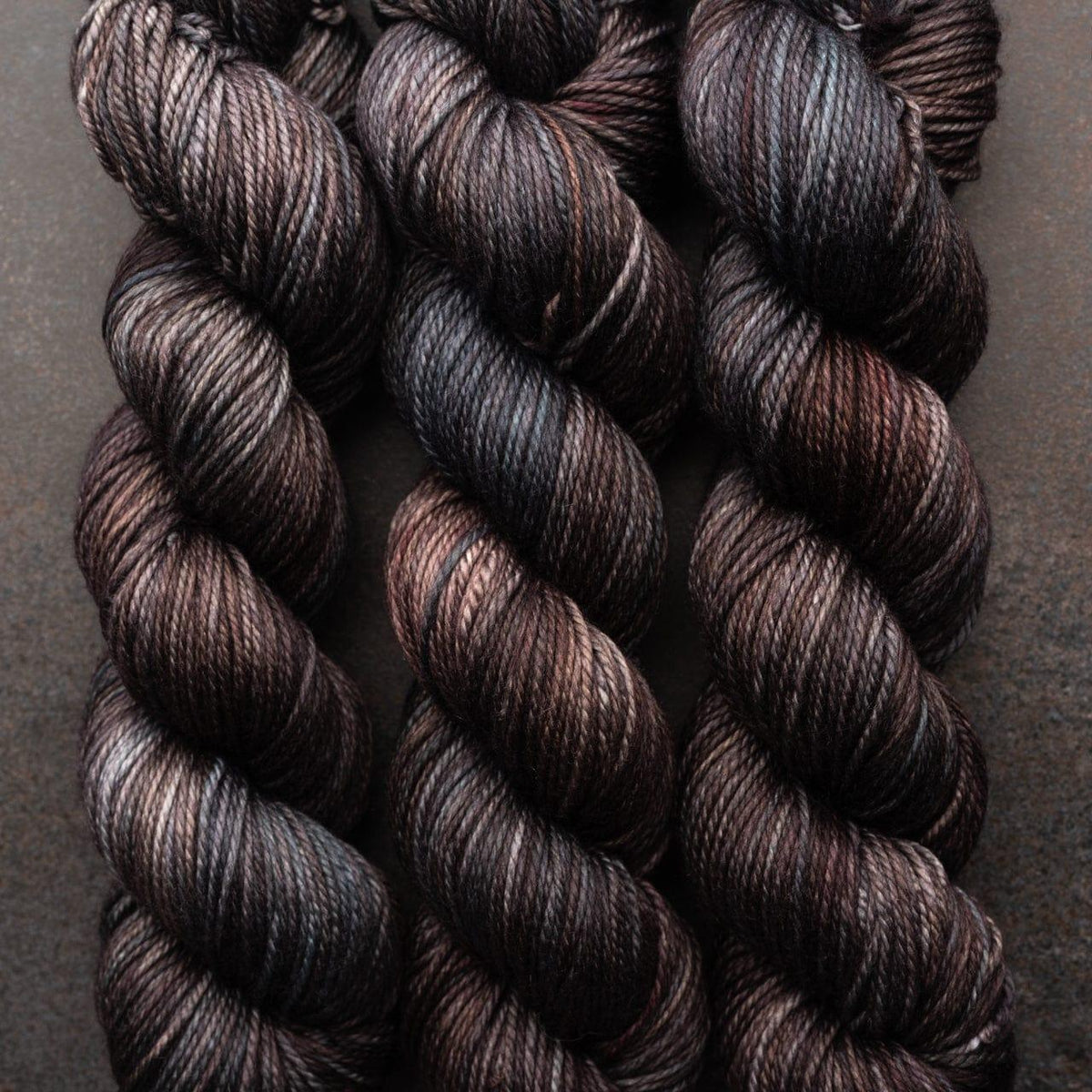 DK PURE BLUEBERRY FIELD - Biscotte Yarns