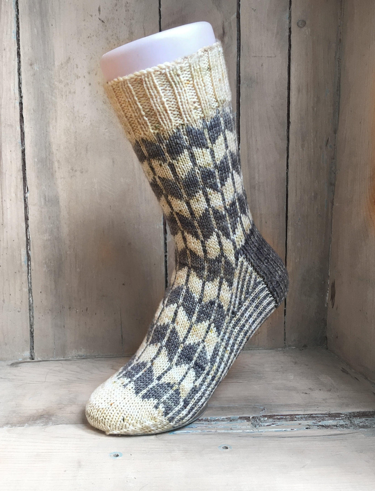 Prelude | Knitting Sock Pattern - Biscotte Yarns