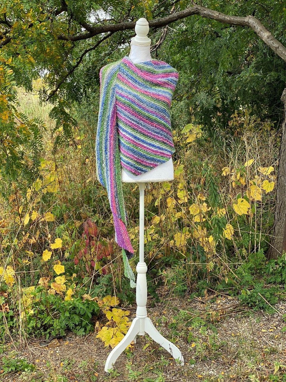 Lucille's Shawl 🦋 - Biscotte Yarns