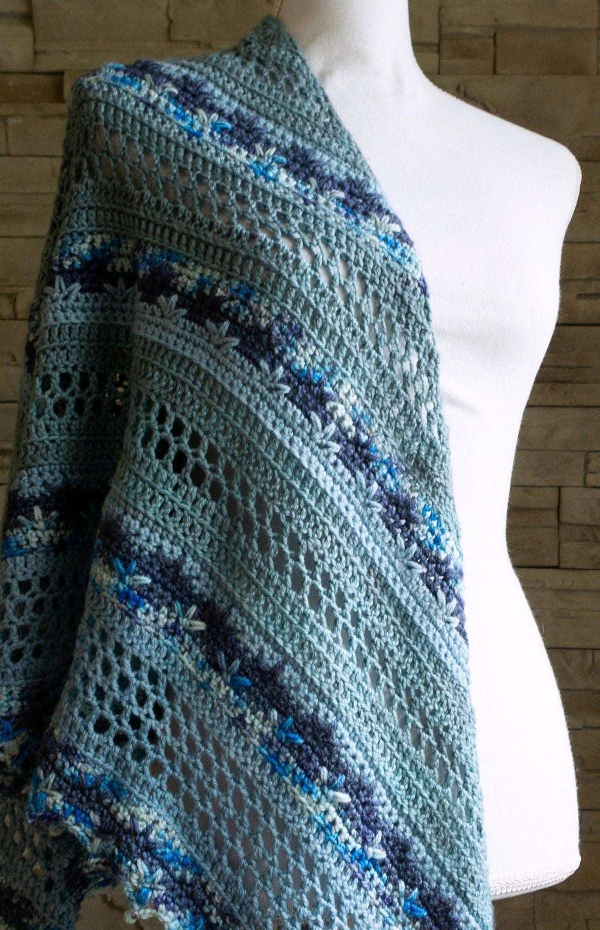 Forest Choir ♥ Crochet Shawl Pattern - Biscotte Yarns