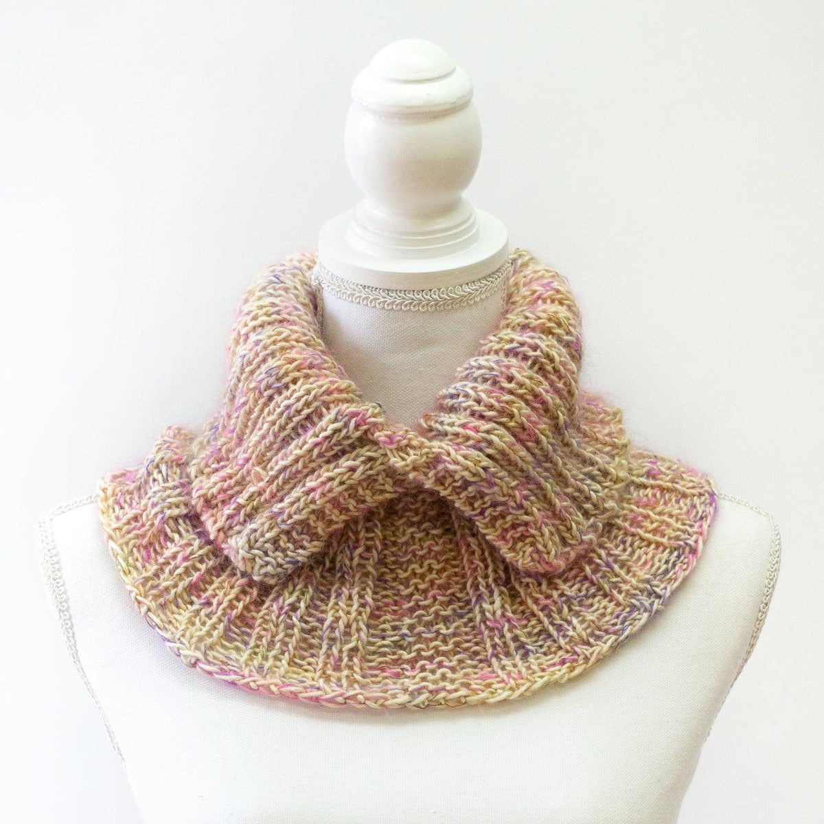 Cache-Cou Doux - Free neckwarmer pattern - Biscotte Yarns