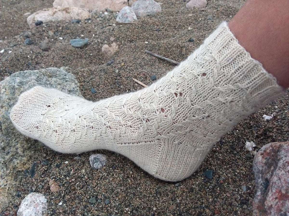 Harbour Side Socks | Free Knitting Pattern - Biscotte Yarns