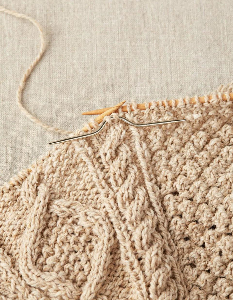 Curved Cable Needle - Cocoknits - Biscotte Yarns