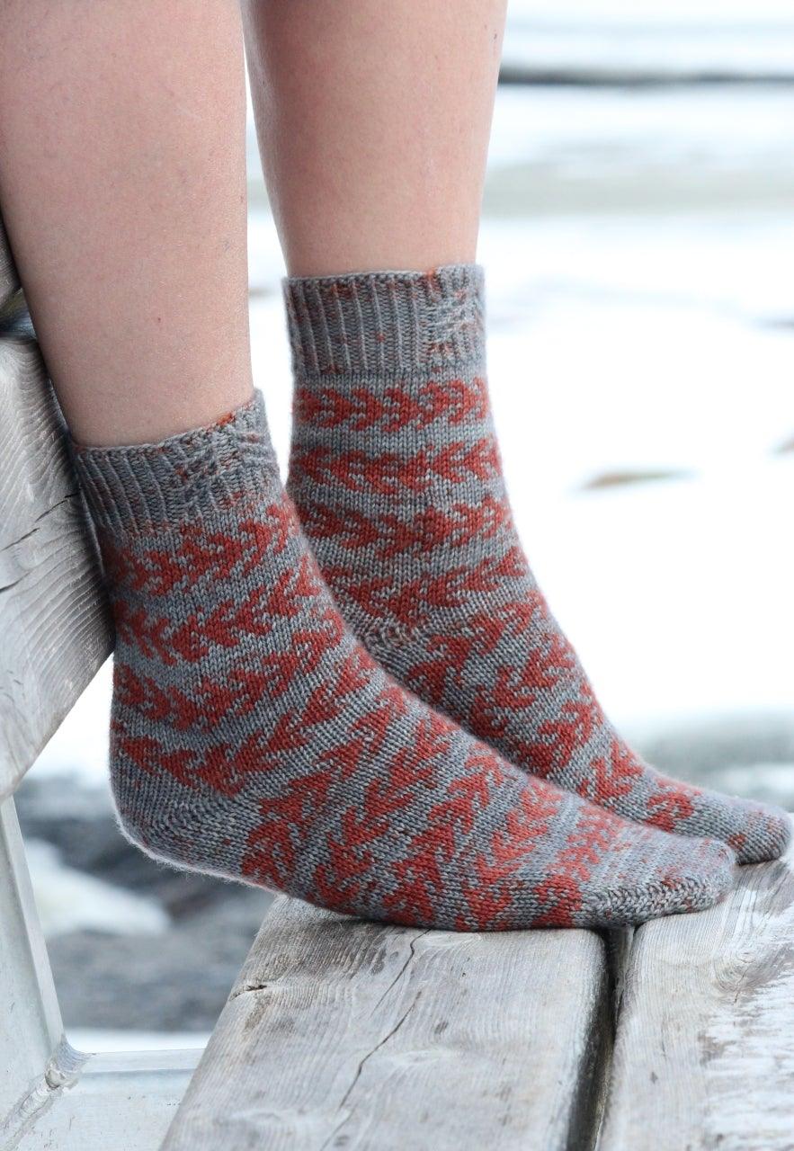 SEASCAPE | Free Socks Pattern - Biscotte Yarns