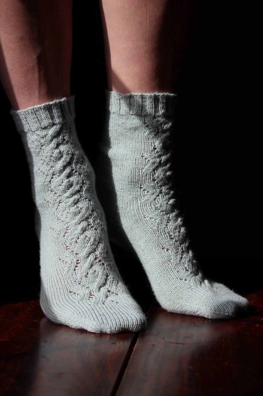 Love Knot Sock | Free Sock Pattern - Biscotte Yarns