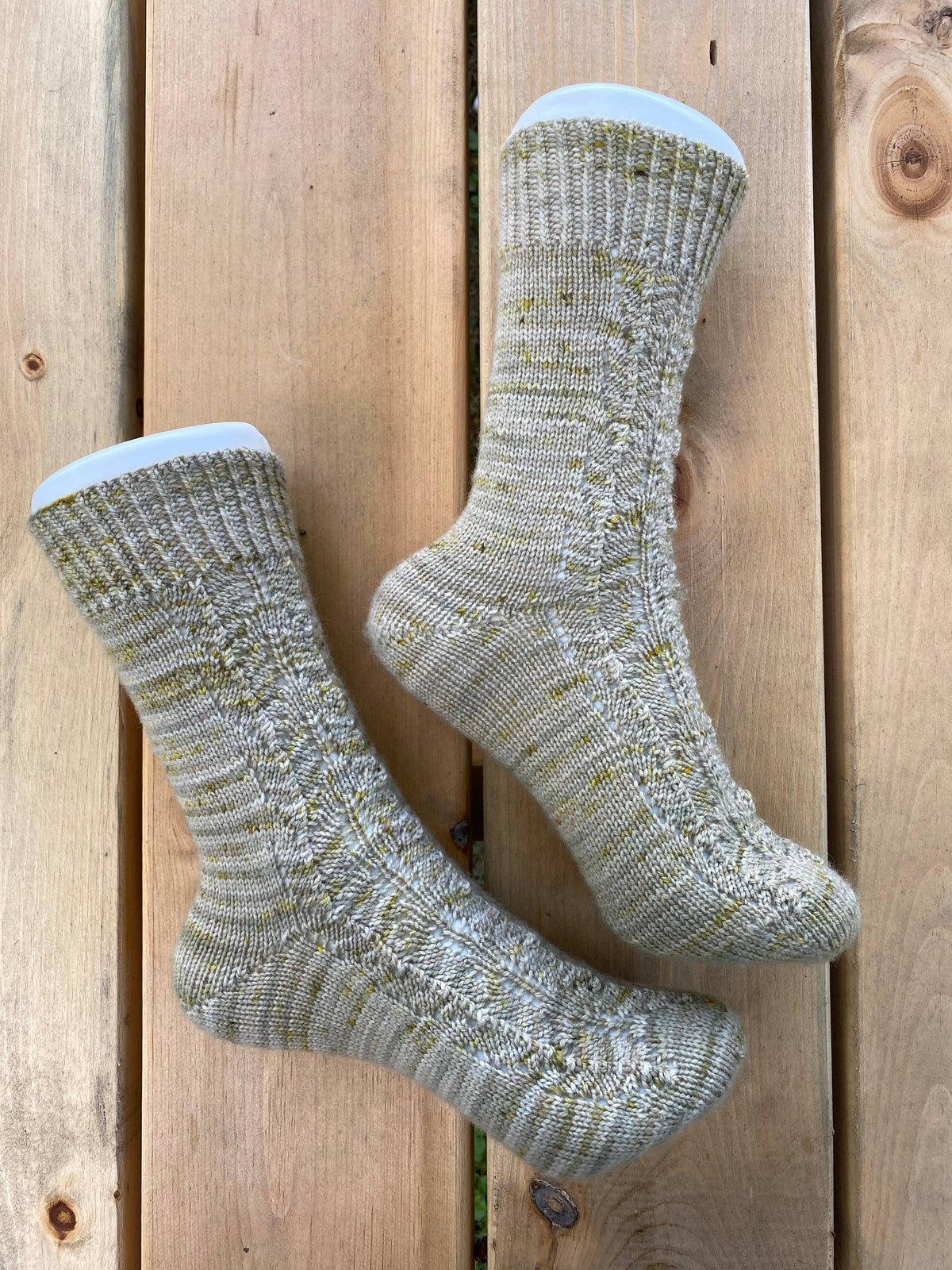 WALRUS KISSES Socks ♥ Knitting Pattern - Biscotte Yarns