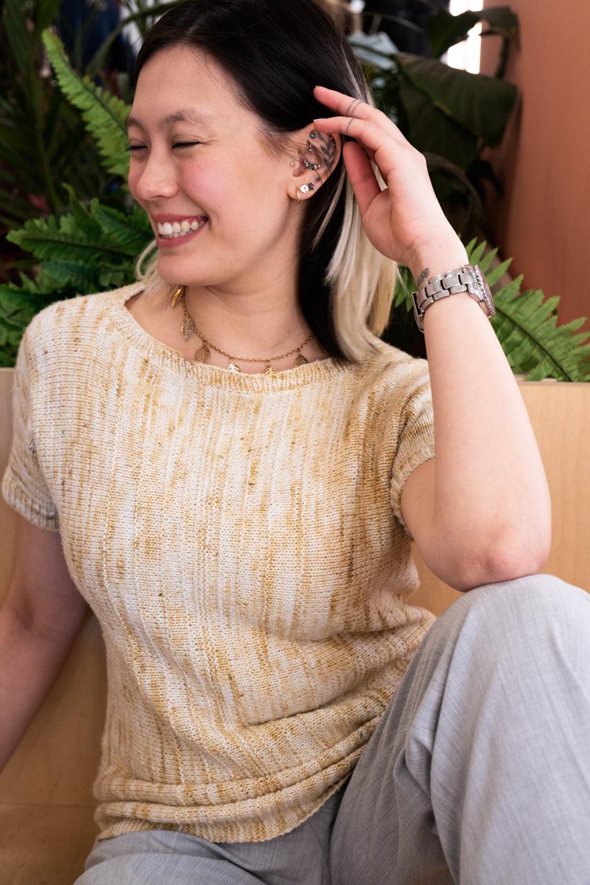 Vertiligne | Pullover short sleeves - Free knitting pattern - Biscotte Yarns