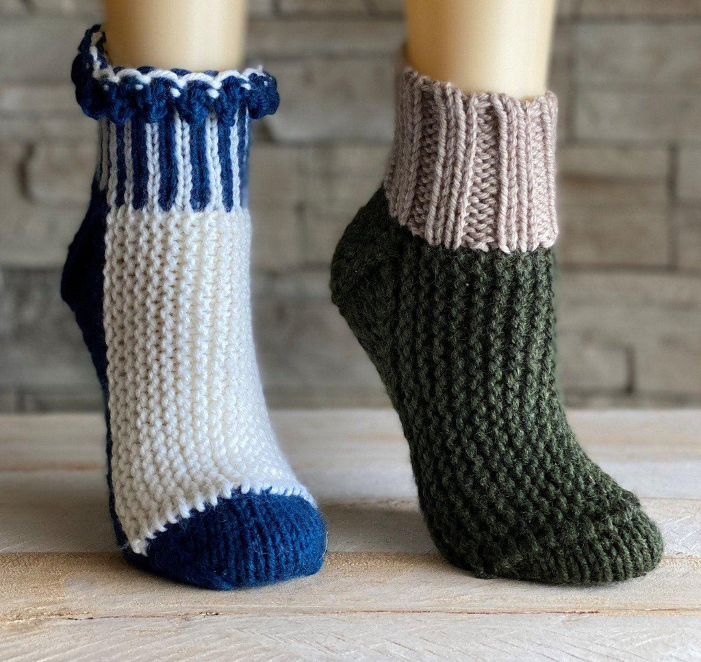 Slippers ELF ON THE SHELF | Free knitting pattern - Biscotte Yarns