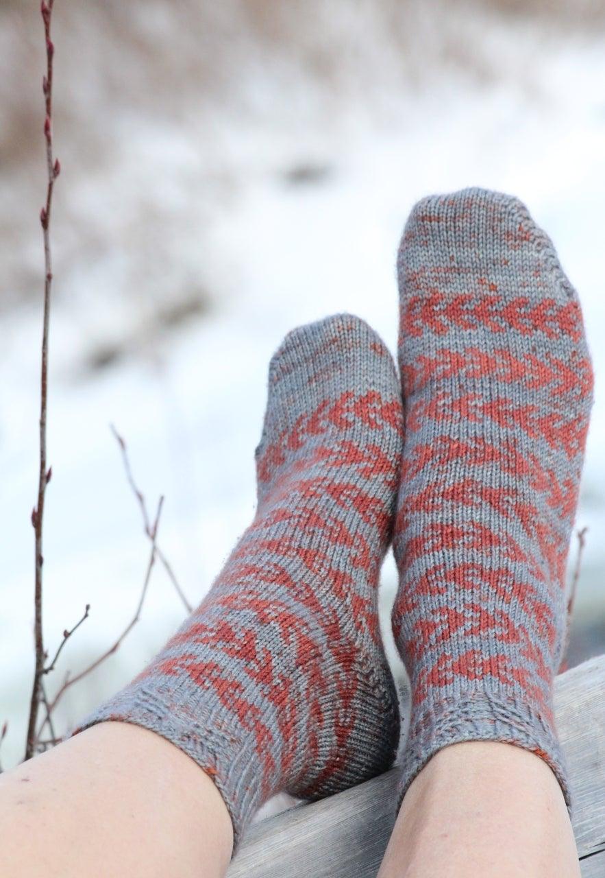 SEASCAPE | Free Socks Pattern - Biscotte Yarns