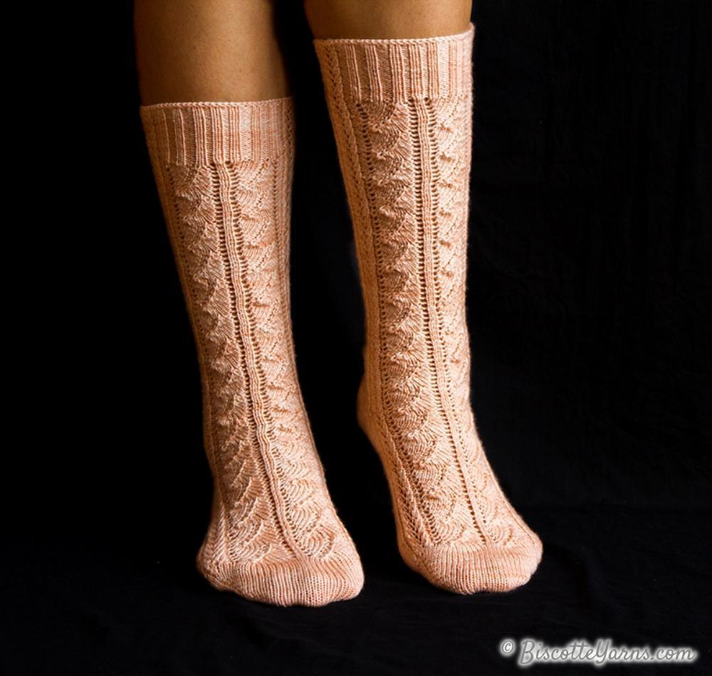 Whisperer Socks Pattern - Biscotte Yarns