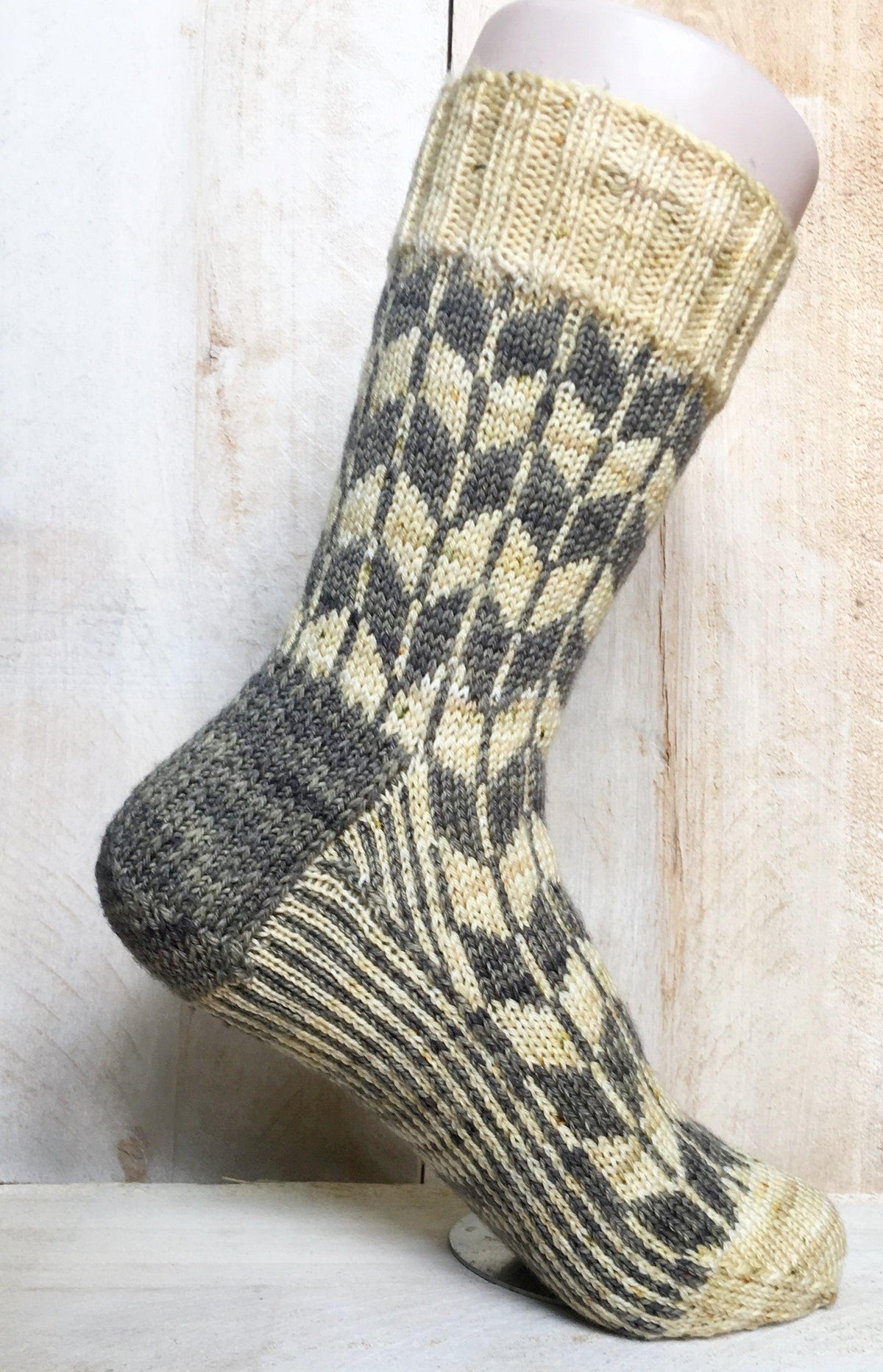 Prelude | Knitting Sock Pattern - Biscotte Yarns