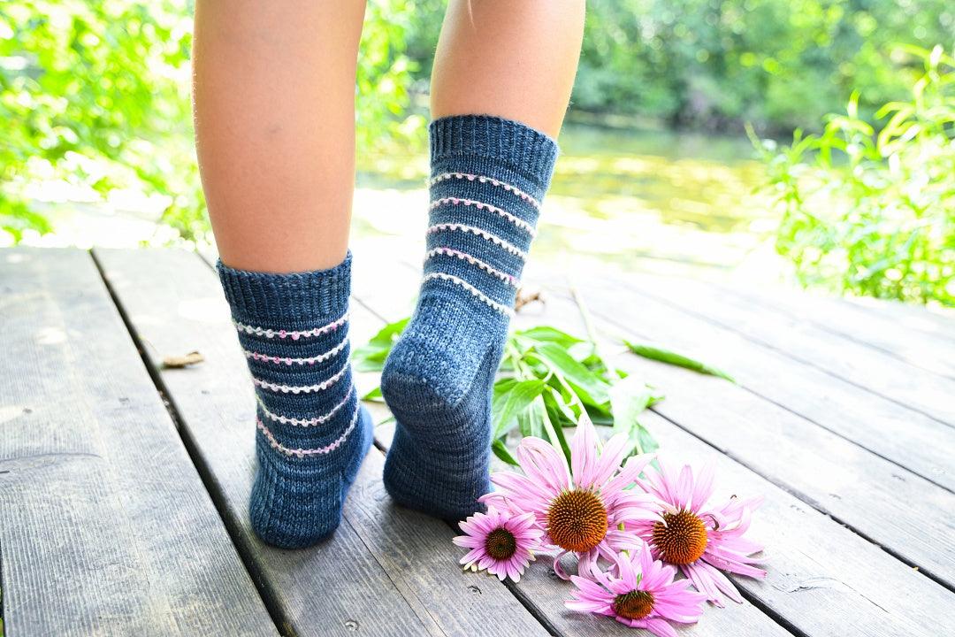 Mini Bobble Sock | Free sock pattern - Biscotte Yarns