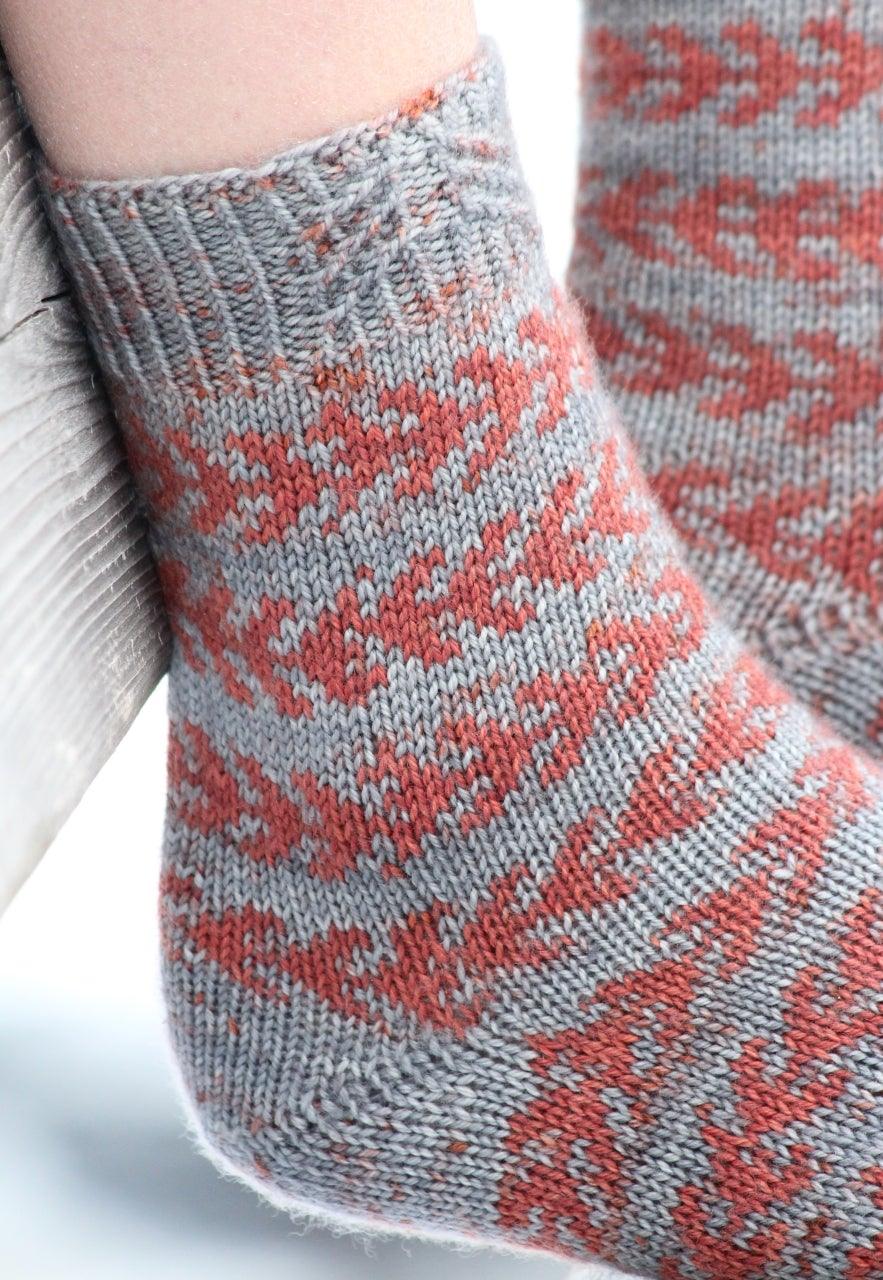 SEASCAPE | Free Socks Pattern - Biscotte Yarns