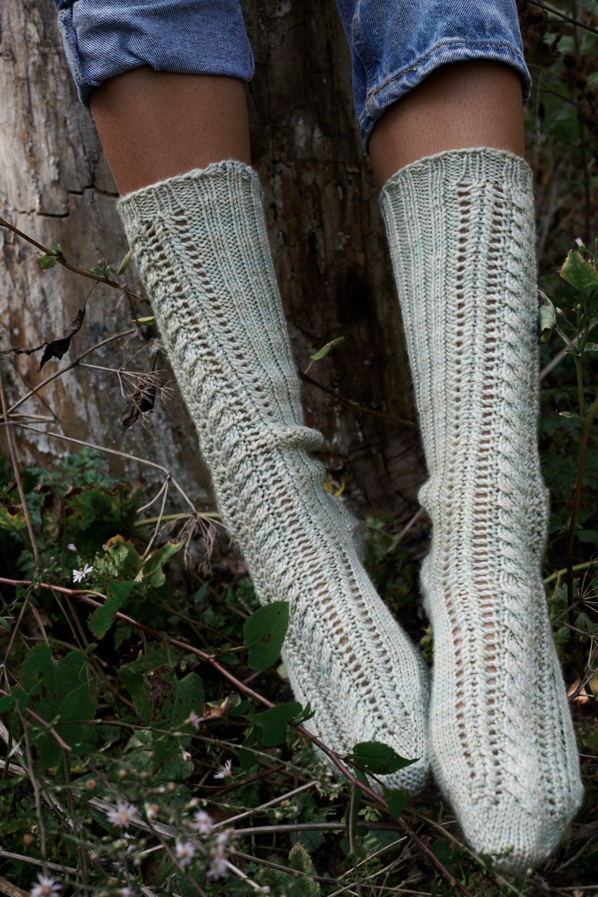 Silken Lounge Socks Pattern - Biscotte Yarns