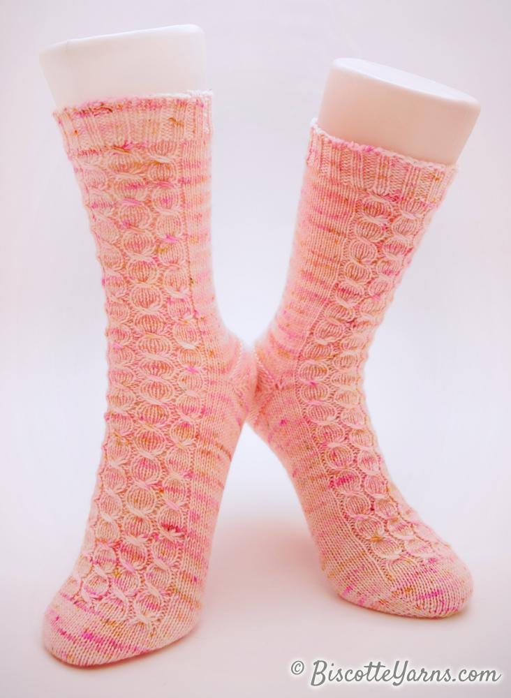 Speckled Eggs Socks Pattern - Biscotte Yarns