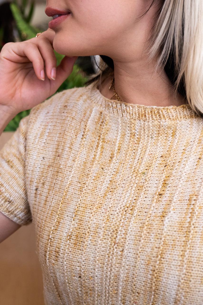 Vertiligne | Pullover short sleeves - Free knitting pattern - Biscotte Yarns